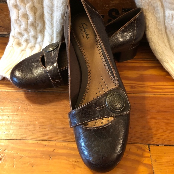 clarks artisan sale